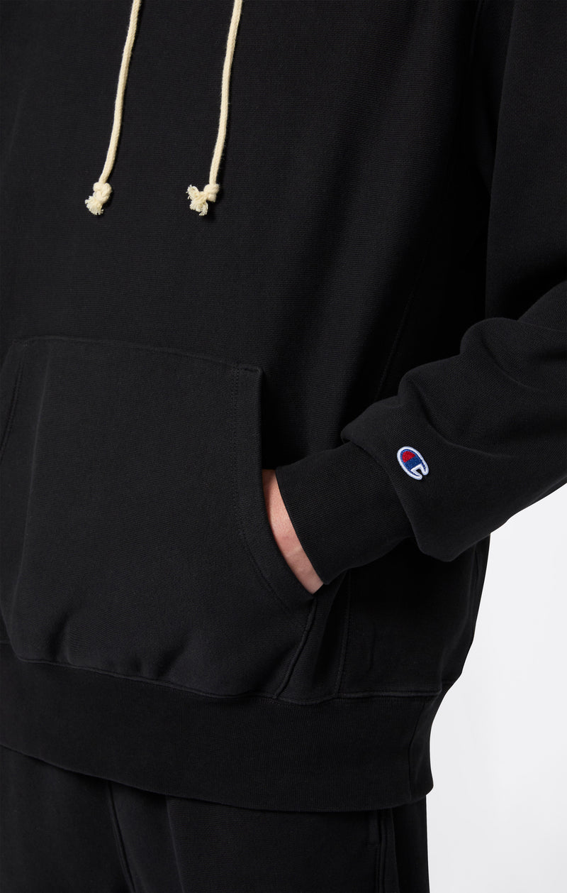 HOODED SWEATSHIRT