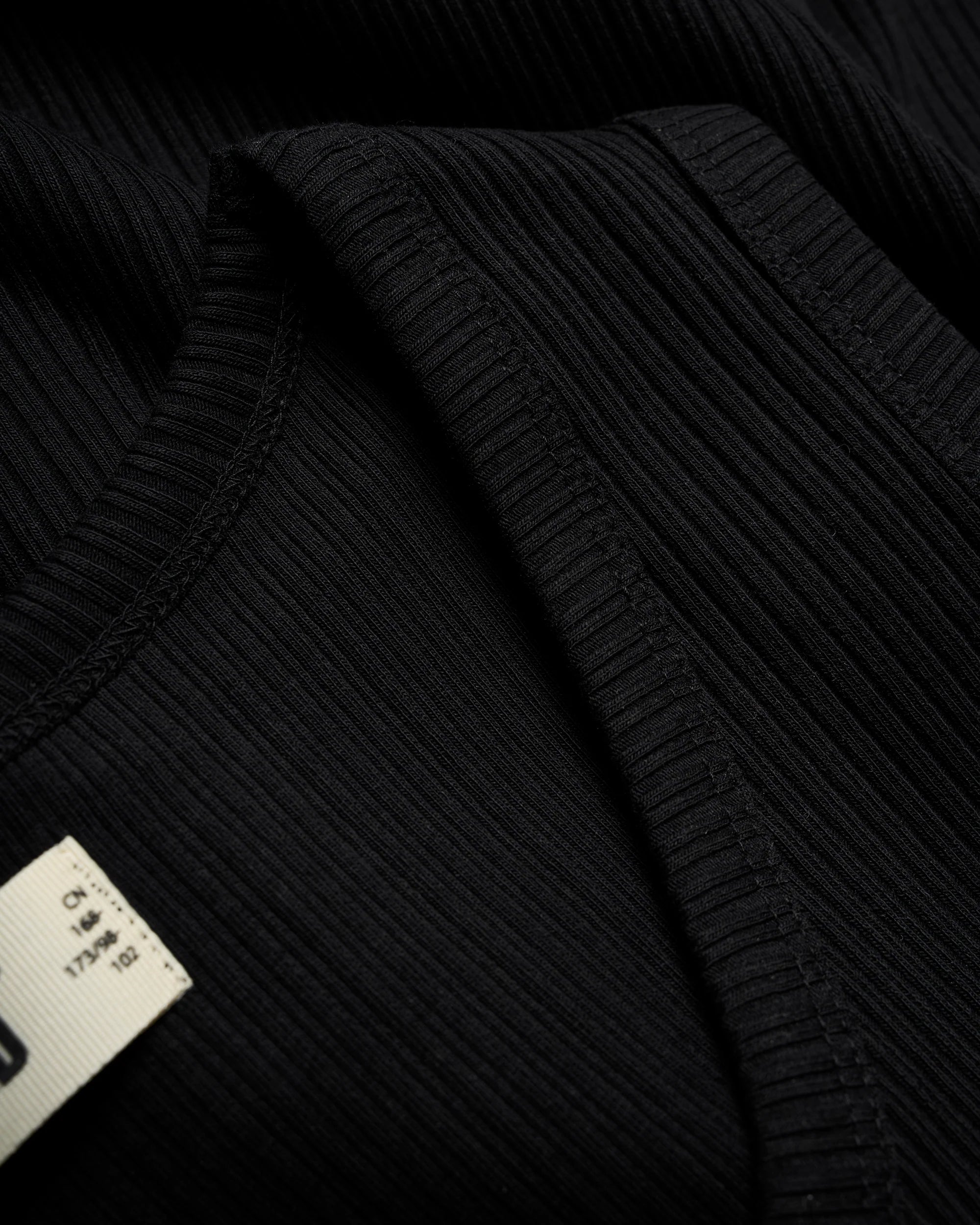 TANK TOP NECKLINE | Rari - DifferentAttitude