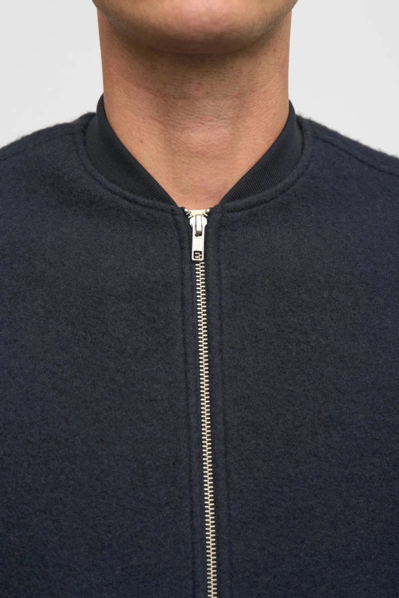 AKROBIN BOILED WOOL GILET | ANERKJENDT