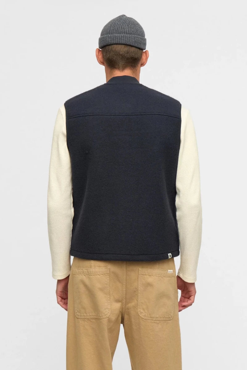 AKROBIN BOILED WOOL GILET | ANERKJENDT