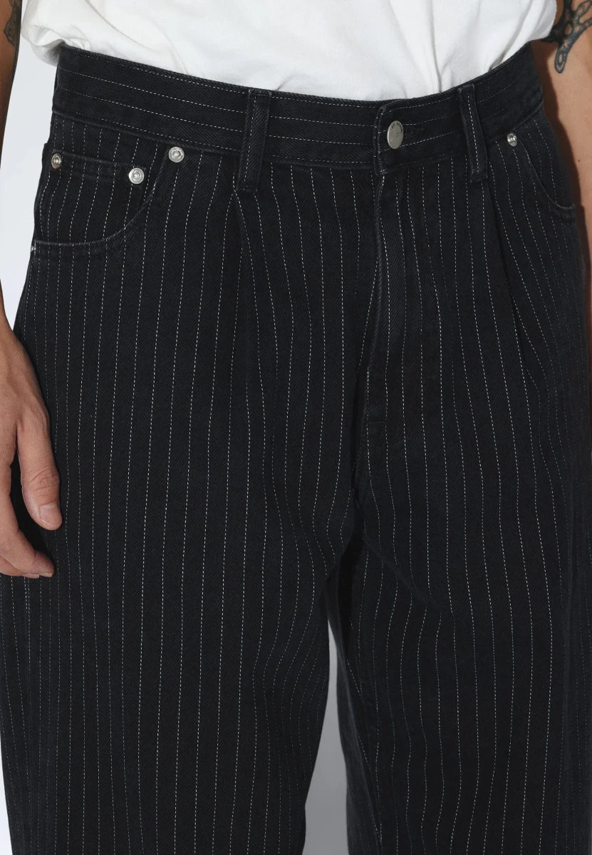 OMAR RELAXED PLEATED | DR DENIM