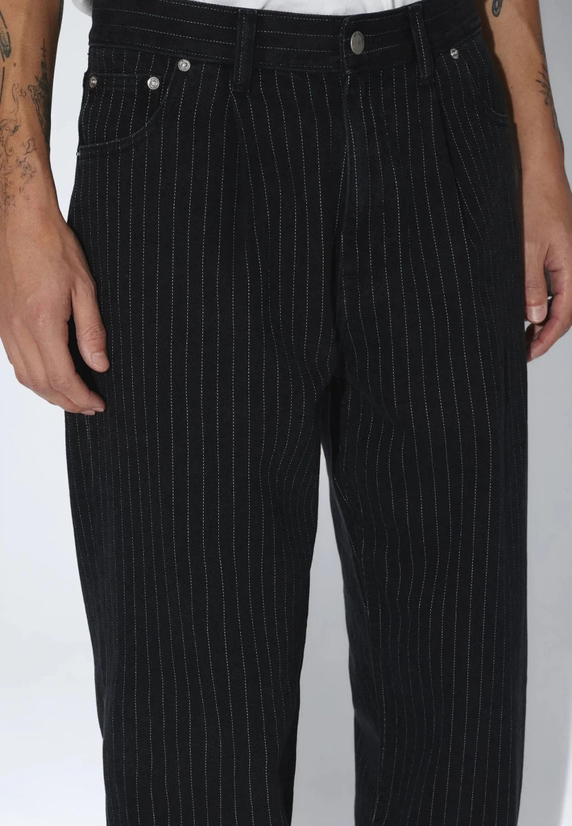 OMAR RELAXED PLEATED | DR DENIM