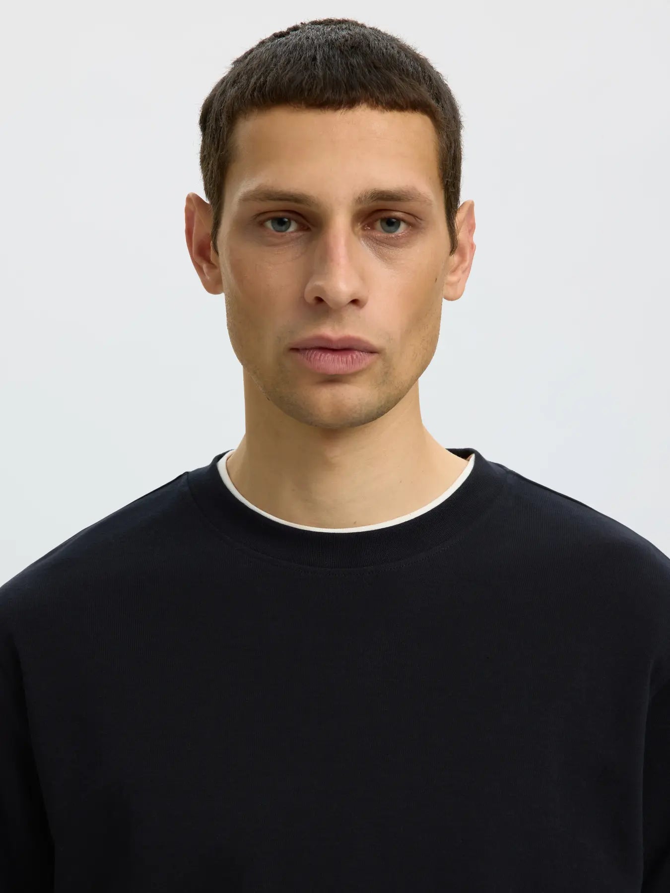 T-SHIRT INTERLOCK O-NECK