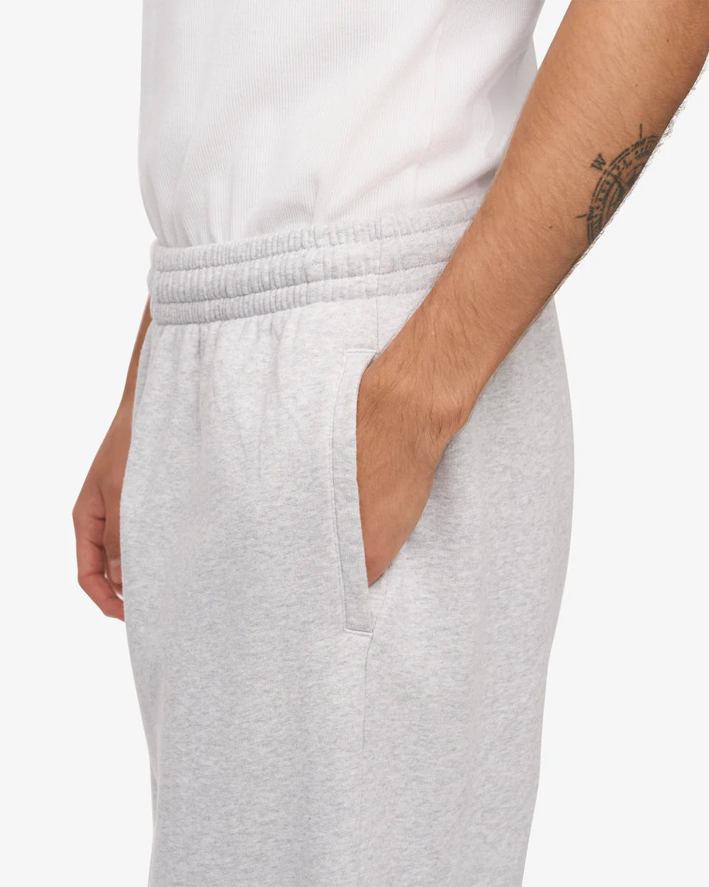 STRAIGHT LEG SWEATPANT