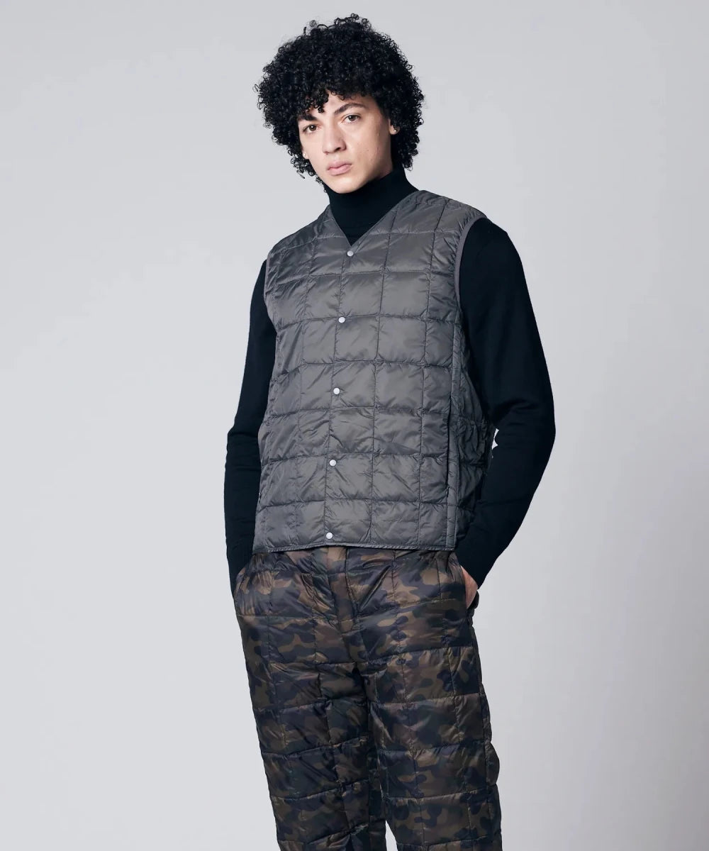 V-NECK VEST BUTTON DOWN D.CHARCOAL | TAION